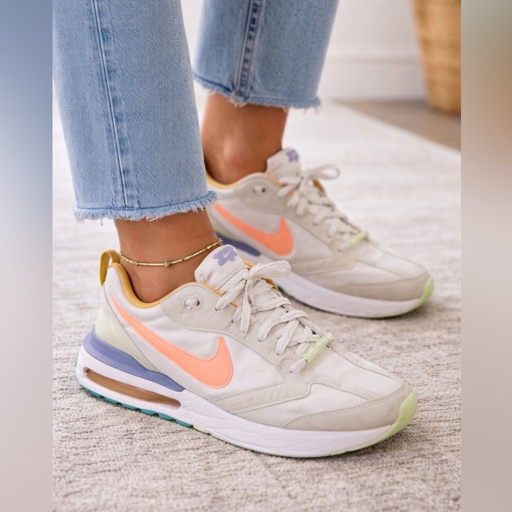 Nike Air Max Dawn Sneakers Womens 9 White Orange Retro Running Shoes